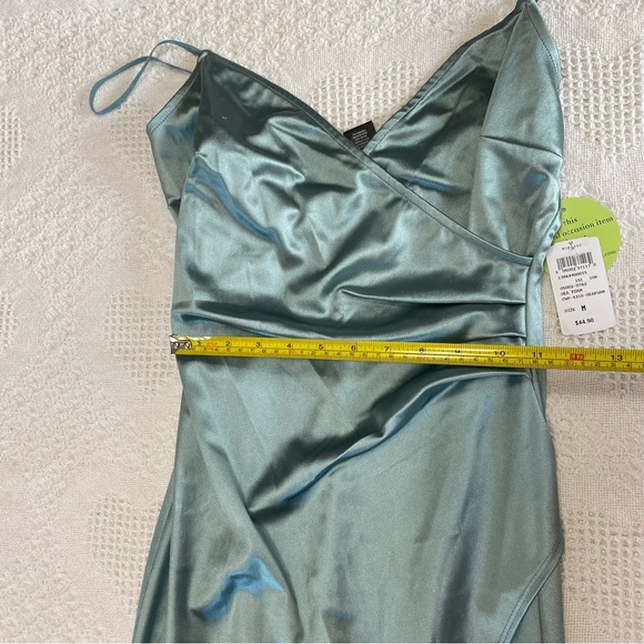 NWT Windsor Shiny Dress w Slit (M) - Picture 8 of 9